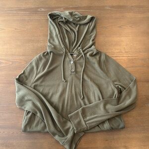 Women’s Pink Clover Pullover in Deep Green